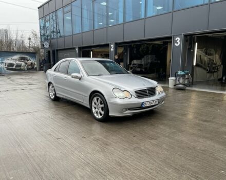 Серый Мерседес Ц-Класс, объемом двигателя 2.1 л и пробегом 300 тыс. км за 3400 $, фото 1 на Automoto.ua