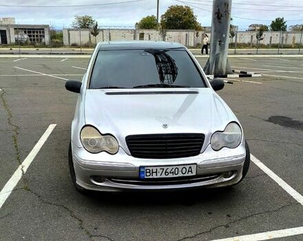 Сірий Мерседес Ц-Клас, об'ємом двигуна 2 л та пробігом 0 тис. км за 3700 $, фото 4 на Automoto.ua