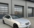 Сірий Мерседес Ц-Клас, об'ємом двигуна 2.1 л та пробігом 300 тис. км за 3450 $, фото 1 на Automoto.ua