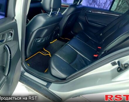 Серый Мерседес Ц-Класс, объемом двигателя 2 л и пробегом 301 тыс. км за 3800 $, фото 8 на Automoto.ua