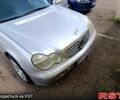 Сірий Мерседес Ц-Клас, об'ємом двигуна 2 л та пробігом 174 тис. км за 2950 $, фото 4 на Automoto.ua