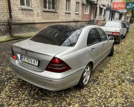 Серый Мерседес Ц-Класс, объемом двигателя 2.15 л и пробегом 438 тыс. км за 3600 $, фото 2 на Automoto.ua