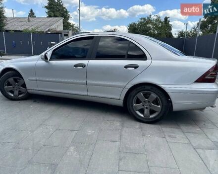 Сірий Мерседес Ц-Клас, об'ємом двигуна 2 л та пробігом 160 тис. км за 3850 $, фото 1 на Automoto.ua