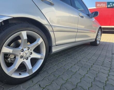 Мерседес Ц-Клас 2000 у Чорноморську (Іллічівську) на Automoto.ua Сірий Мерседес Ц-Клас, об'ємом двигуна 2 л та пробігом 373 тис. км за 4700 $, фото 1 на Automoto.ua