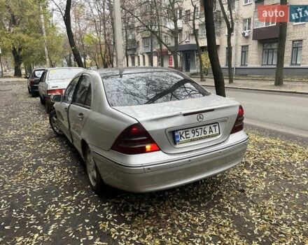 Серый Мерседес Ц-Класс, объемом двигателя 2.15 л и пробегом 438 тыс. км за 3600 $, фото 3 на Automoto.ua