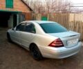 Сірий Мерседес Ц-Клас, об'ємом двигуна 2 л та пробігом 298 тис. км за 2300 $, фото 1 на Automoto.ua