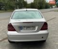 Серый Мерседес Ц-Класс, объемом двигателя 2 л и пробегом 356 тыс. км за 2950 $, фото 1 на Automoto.ua