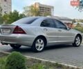 Серый Мерседес Ц-Класс, объемом двигателя 2.2 л и пробегом 370 тыс. км за 4000 $, фото 8 на Automoto.ua