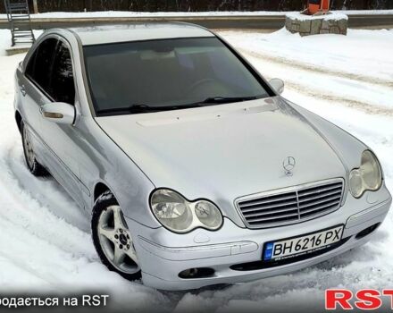 Серый Мерседес Ц-Класс, объемом двигателя 2 л и пробегом 301 тыс. км за 3800 $, фото 1 на Automoto.ua