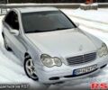 Серый Мерседес Ц-Класс, объемом двигателя 2 л и пробегом 301 тыс. км за 3800 $, фото 1 на Automoto.ua