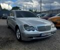 Сірий Мерседес Ц-Клас, об'ємом двигуна 2 л та пробігом 185 тис. км за 3500 $, фото 2 на Automoto.ua