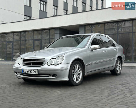 Сірий Мерседес Ц-Клас, об'ємом двигуна 2 л та пробігом 436 тис. км за 4499 $, фото 1 на Automoto.ua