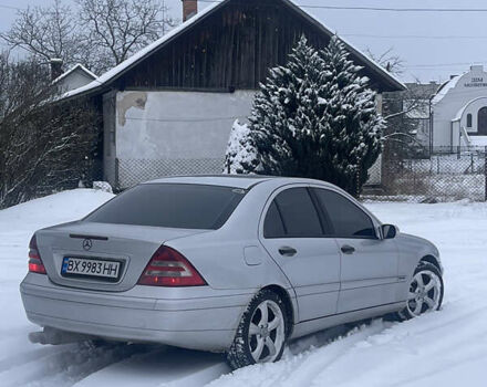 Сірий Мерседес Ц-Клас, об'ємом двигуна 2 л та пробігом 335 тис. км за 3700 $, фото 1 на Automoto.ua