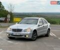 Серый Мерседес Ц-Класс, объемом двигателя 2 л и пробегом 355 тыс. км за 3950 $, фото 1 на Automoto.ua