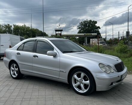 Сірий Мерседес Ц-Клас, об'ємом двигуна 2 л та пробігом 325 тис. км за 3800 $, фото 4 на Automoto.ua