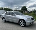 Сірий Мерседес Ц-Клас, об'ємом двигуна 2 л та пробігом 325 тис. км за 3800 $, фото 4 на Automoto.ua