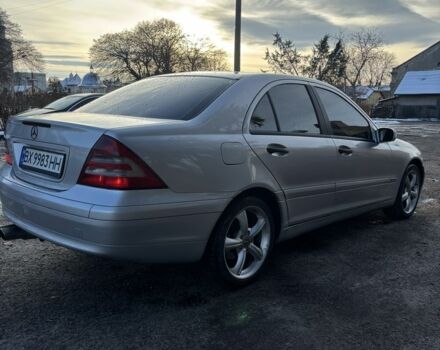 Серый Мерседес Ц-Класс, объемом двигателя 2 л и пробегом 333 тыс. км за 3900 $, фото 3 на Automoto.ua