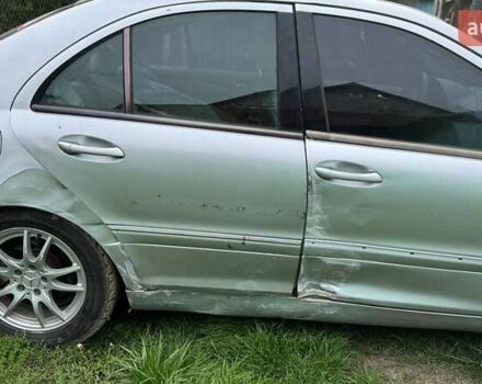 Сірий Мерседес Ц-Клас, об'ємом двигуна 2 л та пробігом 249 тис. км за 2200 $, фото 7 на Automoto.ua