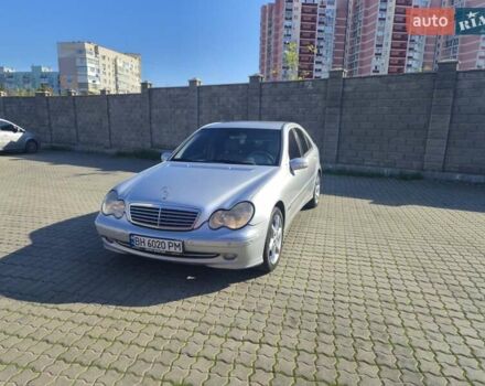 Мерседес Ц-Клас 2000 у Чорноморську (Іллічівську) на Automoto.ua Сірий Мерседес Ц-Клас, об'ємом двигуна 2 л та пробігом 373 тис. км за 4700 $, фото 6 на Automoto.ua