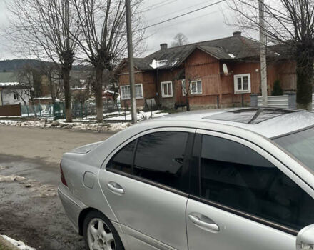 Сірий Мерседес Ц-Клас, об'ємом двигуна 2.2 л та пробігом 300 тис. км за 2700 $, фото 7 на Automoto.ua