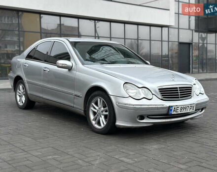 Сірий Мерседес Ц-Клас, об'ємом двигуна 2 л та пробігом 436 тис. км за 4499 $, фото 3 на Automoto.ua