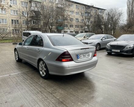 Серый Мерседес Ц-Класс, объемом двигателя 2.1 л и пробегом 300 тыс. км за 3400 $, фото 5 на Automoto.ua