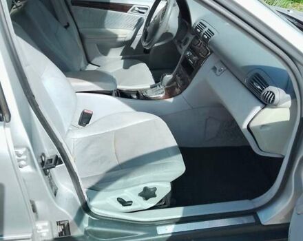 Серый Мерседес Ц-Класс, объемом двигателя 2.7 л и пробегом 163 тыс. км за 3200 $, фото 5 на Automoto.ua