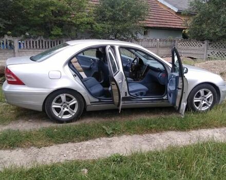 Мерседес Ц-Класс 2001 в Ивано-Франковске на Automoto.ua Серый Мерседес Ц-Класс, объемом двигателя 2 л и пробегом 220 тыс. км за 5500 $, фото 1 на Automoto.ua