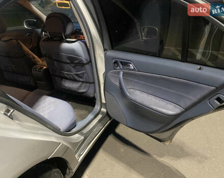 Сірий Мерседес Ц-Клас, об'ємом двигуна 2.15 л та пробігом 397 тис. км за 3300 $, фото 5 на Automoto.ua