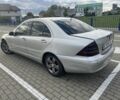 Серый Мерседес Ц-Класс, объемом двигателя 2.2 л и пробегом 362 тыс. км за 3200 $, фото 3 на Automoto.ua
