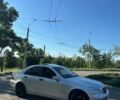 Сірий Мерседес Ц-Клас, об'ємом двигуна 2 л та пробігом 348 тис. км за 4100 $, фото 1 на Automoto.ua