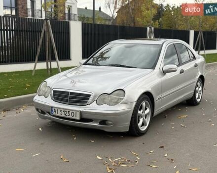 Серый Мерседес Ц-Класс, объемом двигателя 2.1 л и пробегом 319 тыс. км за 4500 $, фото 2 на Automoto.ua