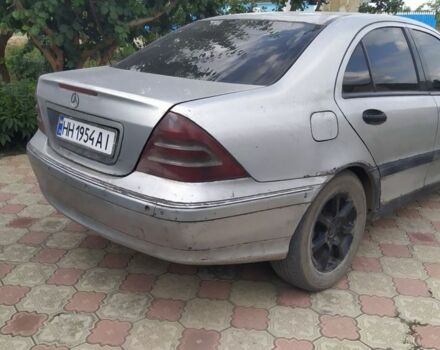 Серый Мерседес Ц-Класс, объемом двигателя 2.1 л и пробегом 424 тыс. км за 4500 $, фото 3 на Automoto.ua