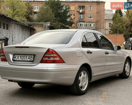 Сірий Мерседес Ц-Клас, об'ємом двигуна 2 л та пробігом 260 тис. км за 4900 $, фото 4 на Automoto.ua
