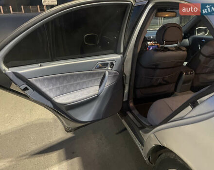 Сірий Мерседес Ц-Клас, об'ємом двигуна 2.15 л та пробігом 397 тис. км за 3300 $, фото 7 на Automoto.ua