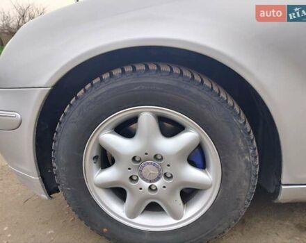 Сірий Мерседес Ц-Клас, об'ємом двигуна 2 л та пробігом 345 тис. км за 4800 $, фото 16 на Automoto.ua