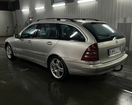 Серый Мерседес Ц-Класс, объемом двигателя 2.7 л и пробегом 308 тыс. км за 2600 $, фото 3 на Automoto.ua