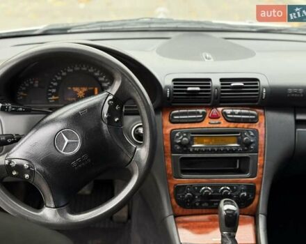 Серый Мерседес Ц-Класс, объемом двигателя 2.1 л и пробегом 319 тыс. км за 4500 $, фото 24 на Automoto.ua