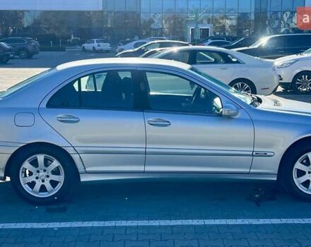 Сірий Мерседес Ц-Клас, об'ємом двигуна 2 л та пробігом 440 тис. км за 3500 $, фото 6 на Automoto.ua