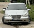 Мерседес Ц-Клас 2001 у Києві на Automoto.ua Сірий Мерседес Ц-Клас, об'ємом двигуна 2 л та пробігом 195 тис. км за 4500 $, фото 1 на Automoto.ua