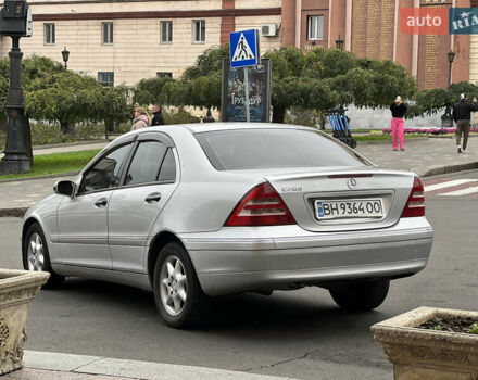 Серый Мерседес Ц-Класс, объемом двигателя 2 л и пробегом 200 тыс. км за 3800 $, фото 12 на Automoto.ua