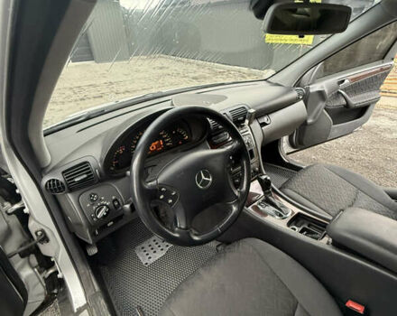 Сірий Мерседес Ц-Клас, об'ємом двигуна 2 л та пробігом 193 тис. км за 3600 $, фото 5 на Automoto.ua