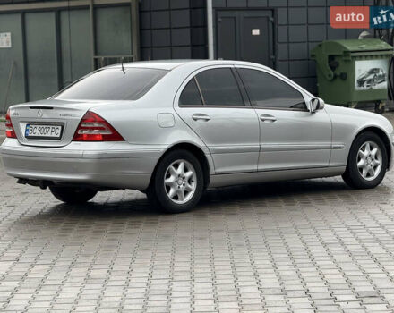 Сірий Мерседес Ц-Клас, об'ємом двигуна 2 л та пробігом 338 тис. км за 3850 $, фото 16 на Automoto.ua