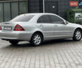 Сірий Мерседес Ц-Клас, об'ємом двигуна 2 л та пробігом 338 тис. км за 3850 $, фото 16 на Automoto.ua