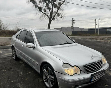 Сірий Мерседес Ц-Клас, об'ємом двигуна 2 л та пробігом 193 тис. км за 3600 $, фото 3 на Automoto.ua