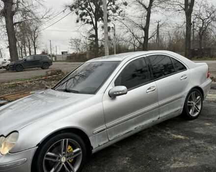 Сірий Мерседес Ц-Клас, об'ємом двигуна 2 л та пробігом 193 тис. км за 3600 $, фото 2 на Automoto.ua