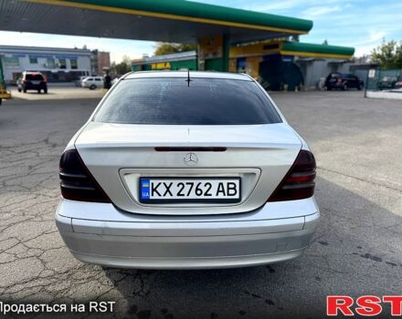 Мерседес Ц-Класс 2001 в Харькове на Automoto.ua Серый Мерседес Ц-Класс, объемом двигателя 2.1 л и пробегом 300 тыс. км за 4000 $, фото 2 на Automoto.ua