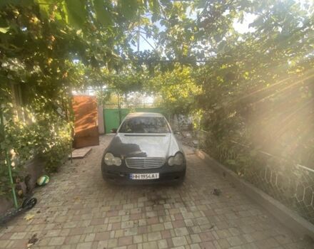 Серый Мерседес Ц-Класс, объемом двигателя 2.1 л и пробегом 424 тыс. км за 4500 $, фото 1 на Automoto.ua