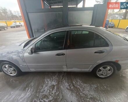 Сірий Мерседес Ц-Клас, об'ємом двигуна 2.15 л та пробігом 367 тис. км за 2950 $, фото 4 на Automoto.ua