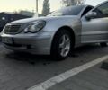 Сірий Мерседес Ц-Клас, об'ємом двигуна 2.2 л та пробігом 311 тис. км за 3500 $, фото 20 на Automoto.ua
